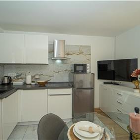 6 Bedroom Beachfront Villa with Heated Pool near Vela Luka on Korcula Island, Sleep 12